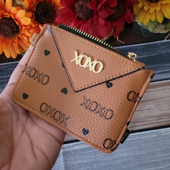 XOXO Tan Faux Leather Coin & Card Pouch Keychain Wallet Zip Case NWT - Picture 5 of 5